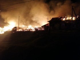Сегодня ночью в экстренные службы поступило сообщение о том, что в с. Инзер Белорецкого район горит дом